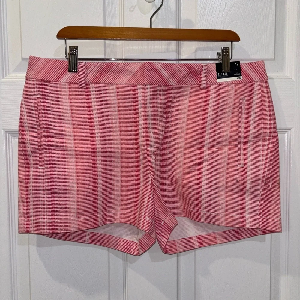 Women's SZ 12 Summer Shorts 2 Pairs - Picture 5 of 7